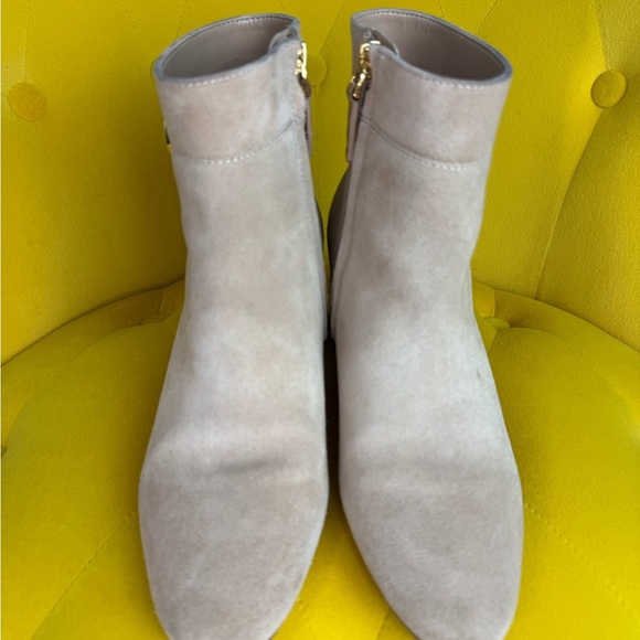 Ralph Lauren Wynne Bootie Women's Size 7.5 Brown/Suede Leather High Toe Slip On - Picture 2 of 12